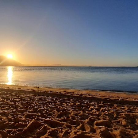 Casa De Praia Beira Do Mar, Pe Na Areia フロリアノポリス エクステリア 写真